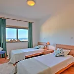 Vila Praia Лагуш